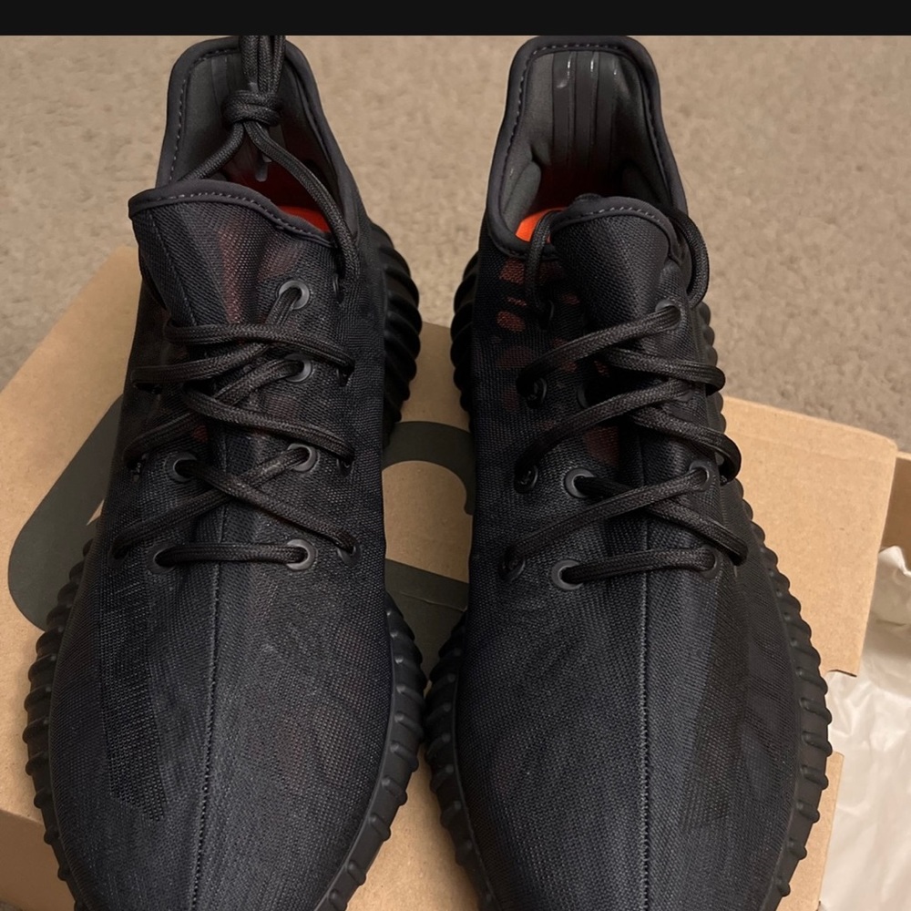 100% authentic yeezys, size 10